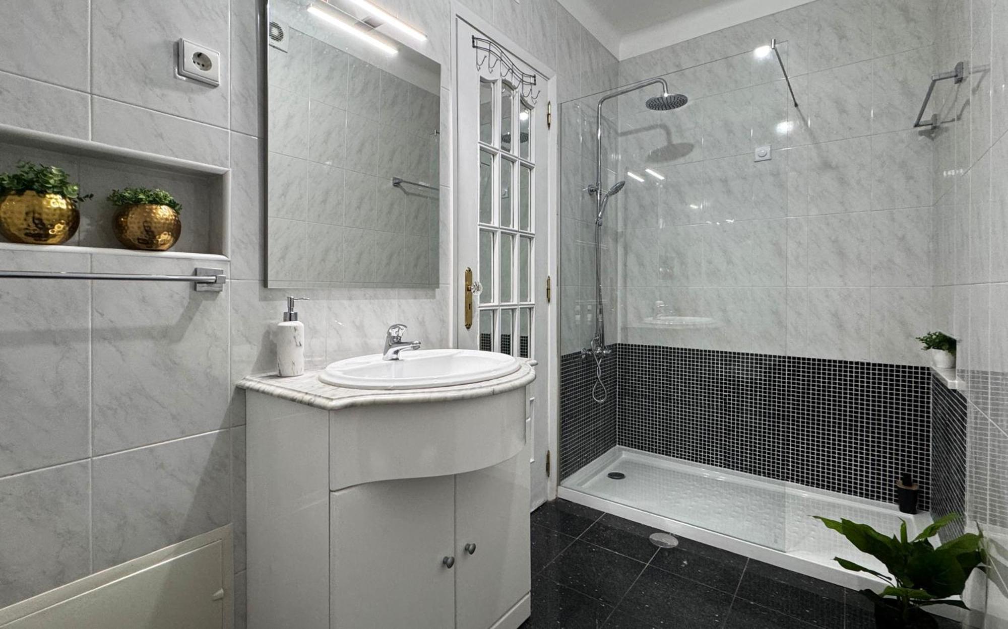 Sunny 4 Bedroom Apartment - With View Coimbra Exterior photo